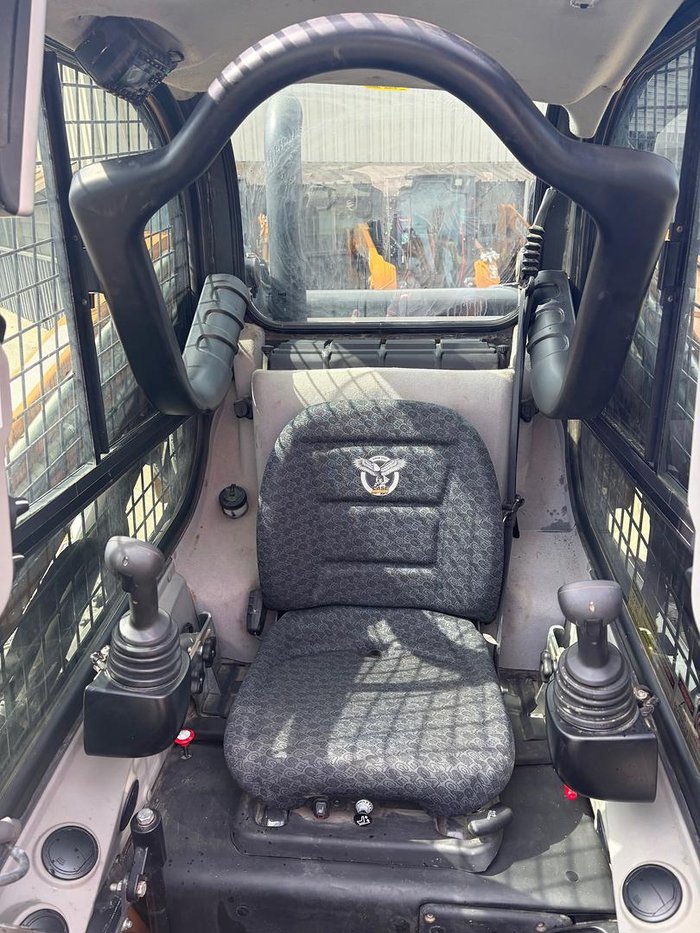 2023 CASE Tv450b