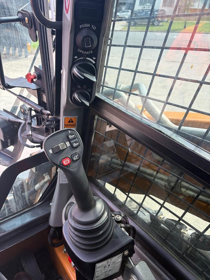 2023 CASE Tv450b