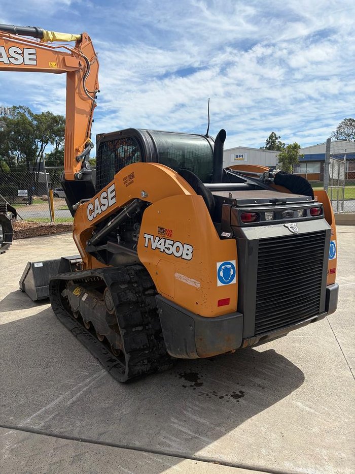 2023 CASE Tv450b