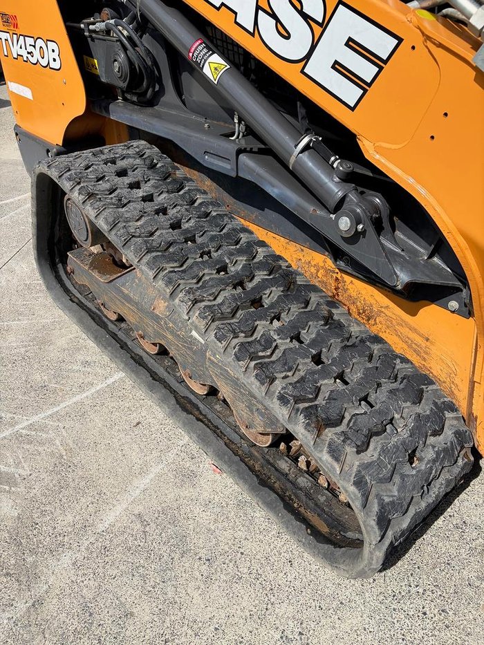 2023 CASE Tv450b