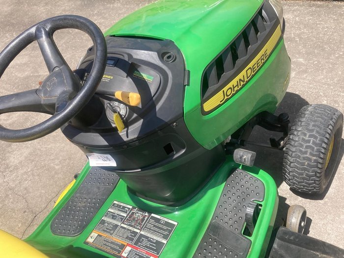 2015 John Deere D110