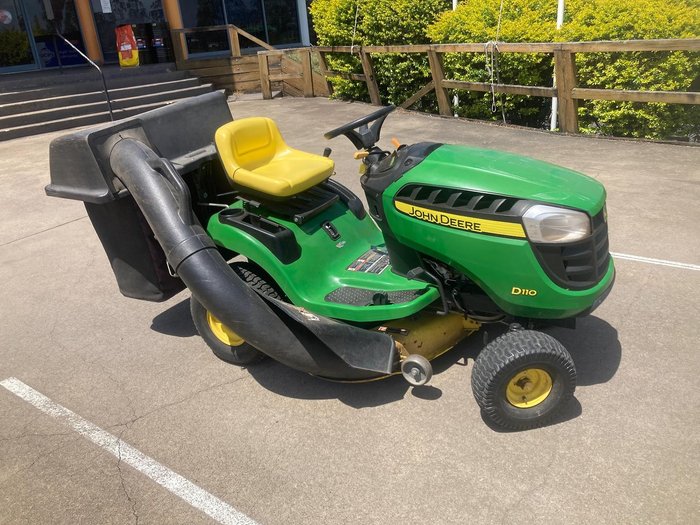 2015 John Deere D110