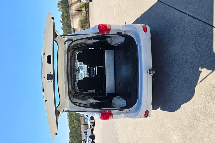 2022 LDV G10 LIFT DOOR