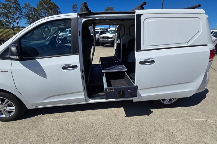 2022 LDV G10 LIFT DOOR