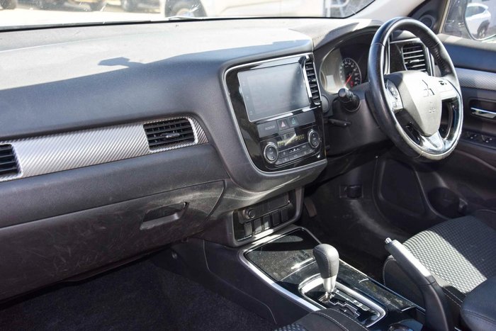 2016 Mitsubishi Outlander LS