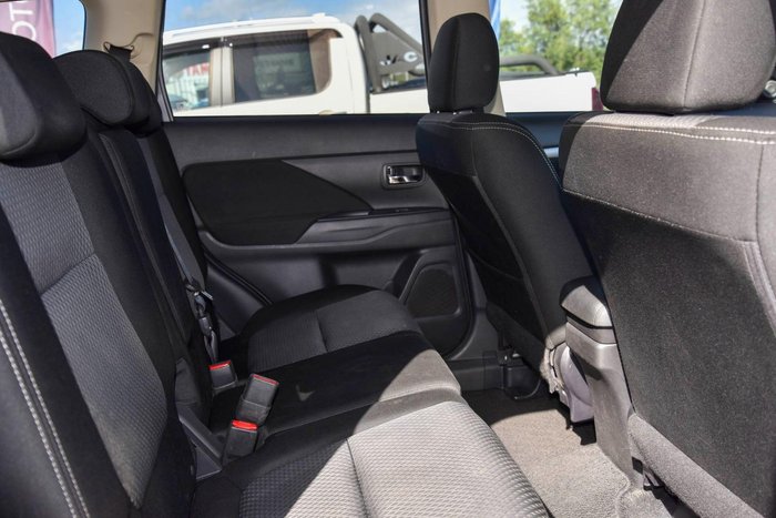 2016 Mitsubishi Outlander LS