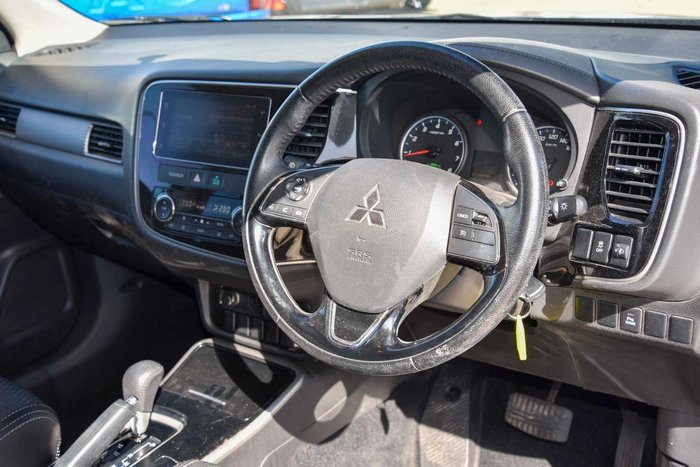 2016 Mitsubishi Outlander LS
