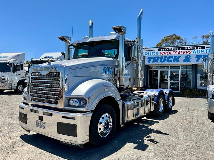 2023 Mack Superliner M