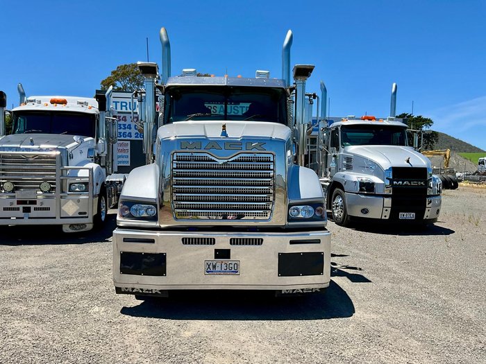 2023 Mack Superliner M