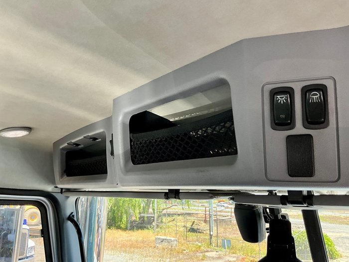 2023 Mack Superliner M