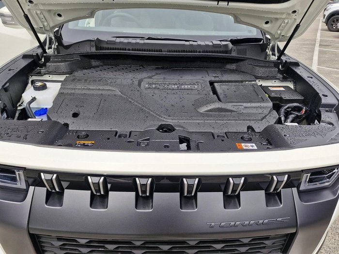 2025 KGM Torres Hybrid K30 J140 MY26 Grand White