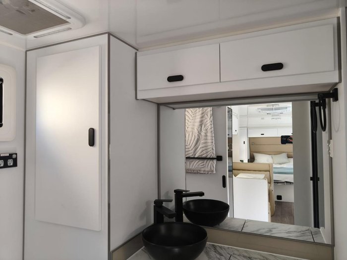 2025 JB Caravans Scorpion Sting Air 21'6 Rd Sc