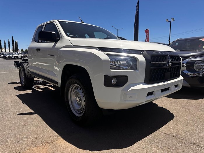 2025 Mitsubishi Triton GLX