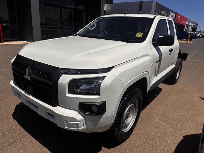 2025 Mitsubishi Triton GLX