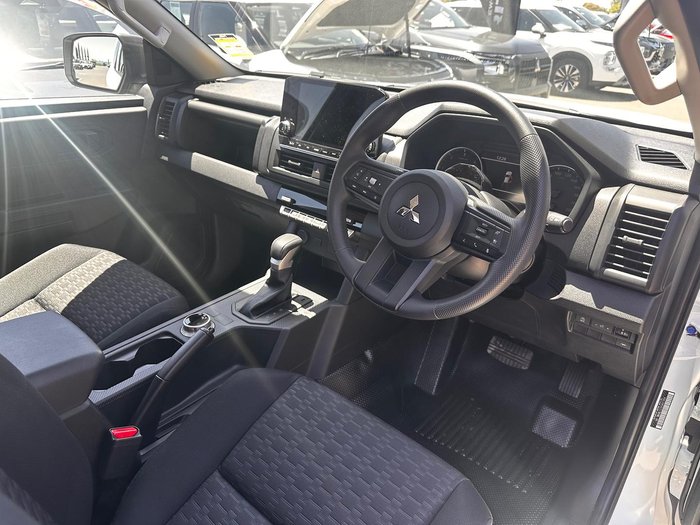 2025 Mitsubishi Triton GLX