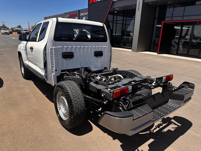 2025 Mitsubishi Triton GLX