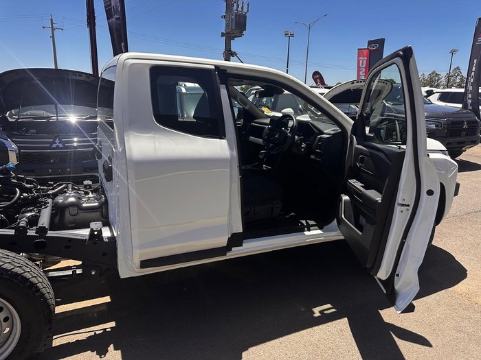 2025 Mitsubishi Triton GLX