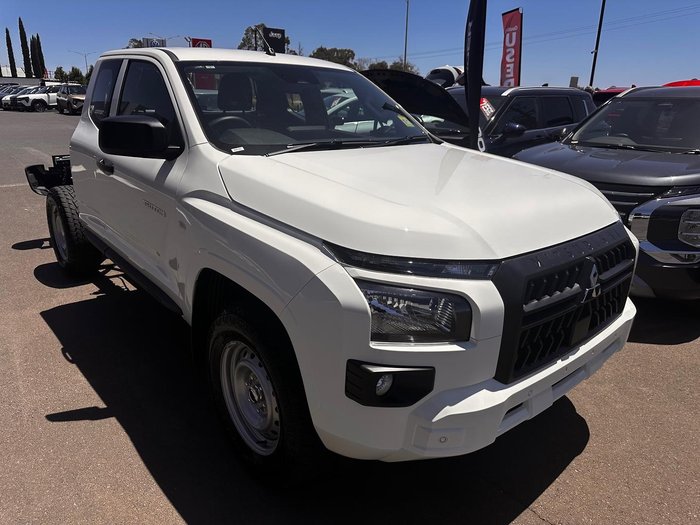 2025 Mitsubishi Triton GLX