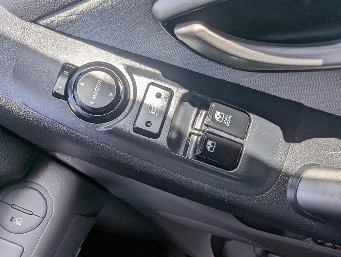 2011 Hyundai iMax TQ-W Ceramic White