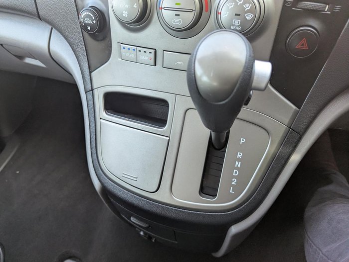 2011 Hyundai iMax TQ-W Ceramic White