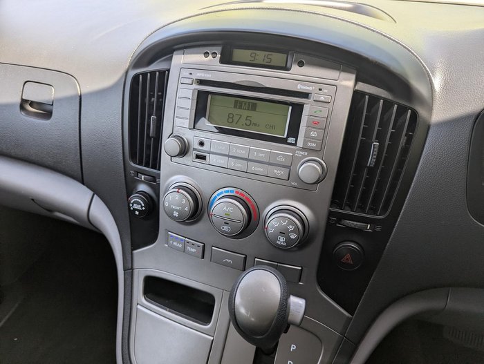 2011 Hyundai iMax TQ-W Ceramic White