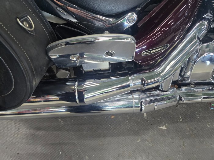 2010 Suzuki BOULEVARD (C109R) Red