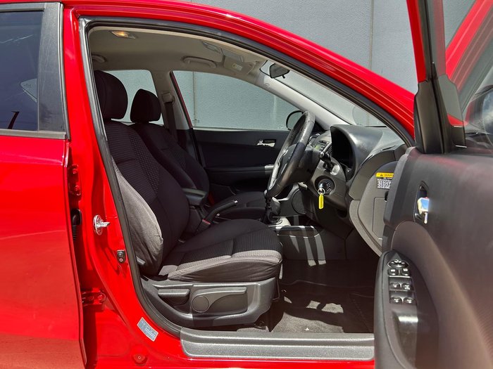 2010 Hyundai i30 Trophy FD MY11 Shine Red