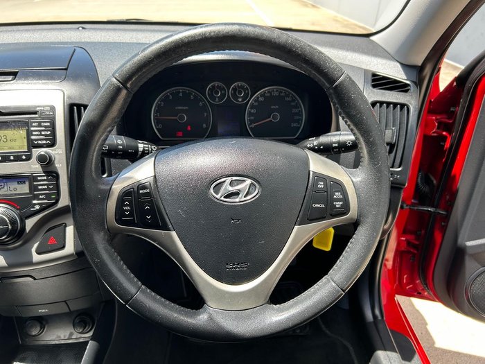 2010 Hyundai i30 Trophy FD MY11 Shine Red