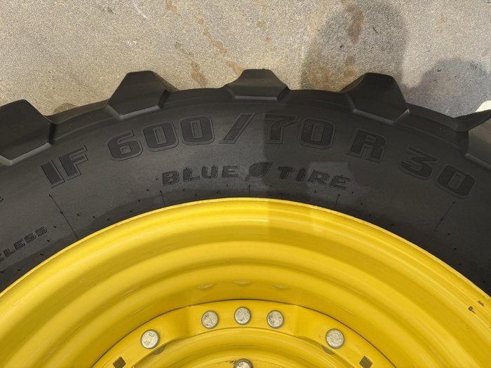 2022 John Deere 7R210