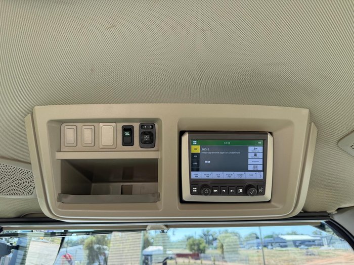 2022 John Deere 7R210