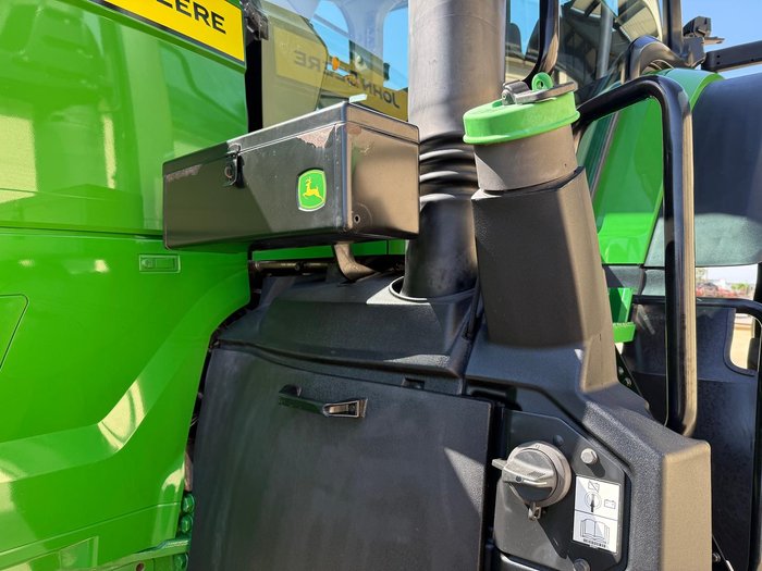 2022 John Deere 7R210