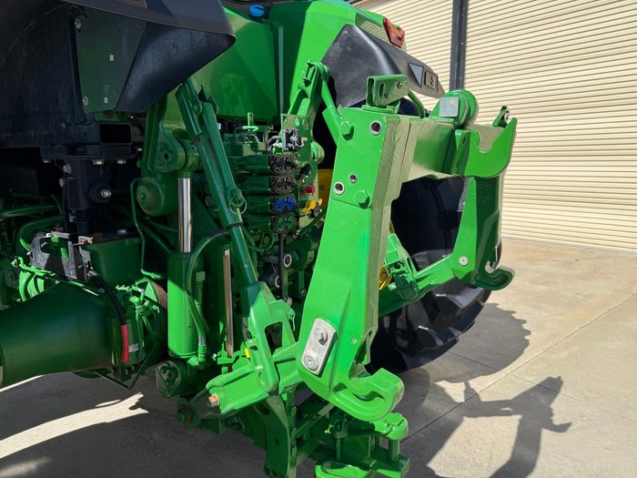 2022 John Deere 7R210