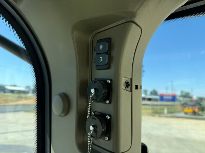 2022 John Deere 7R210