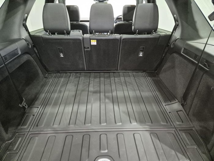 2025 Land Rover Discovery D350 S