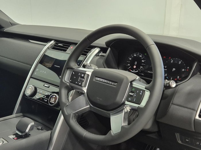 2025 Land Rover Discovery D350 S