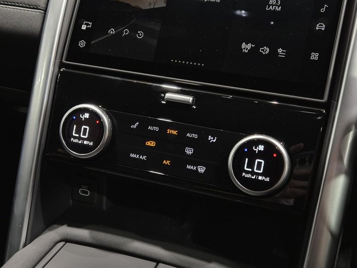 2025 Land Rover Discovery D350 S