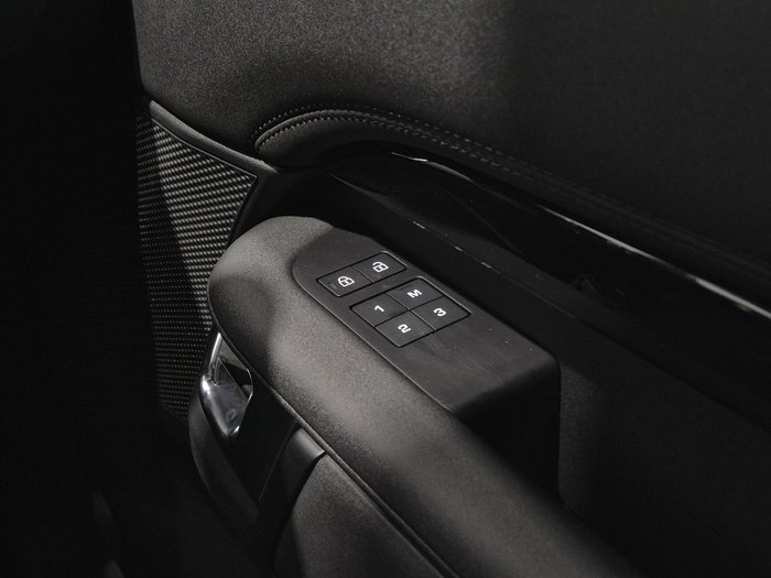 2025 Land Rover Discovery D350 S