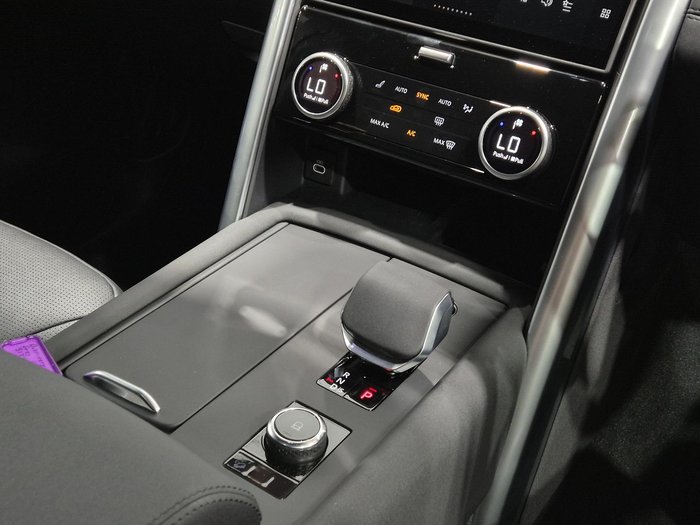 2025 Land Rover Discovery D350 S