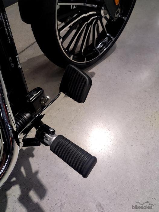 2025 Harley-Davidson Breakout 117 (FXBR) Softail Black