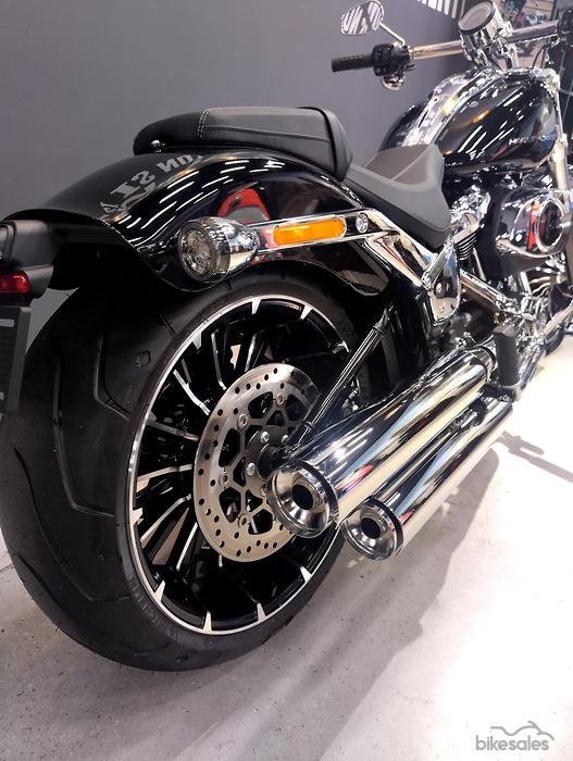 2025 Harley-Davidson Breakout 117 (FXBR) Softail Black