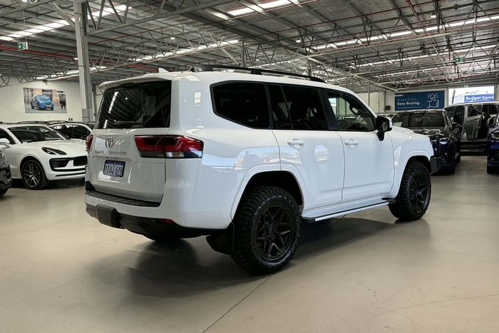 2023 Toyota Landcruiser GXL