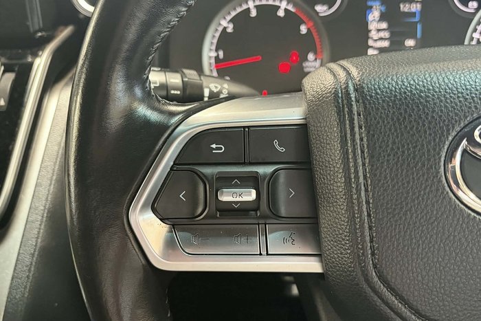 2023 Toyota Landcruiser GXL