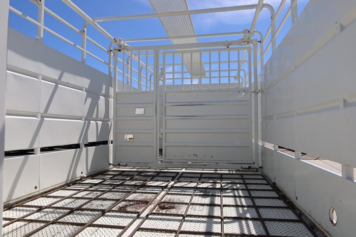 2020 Fuso Fighter 1424 21ft Cattle Crate