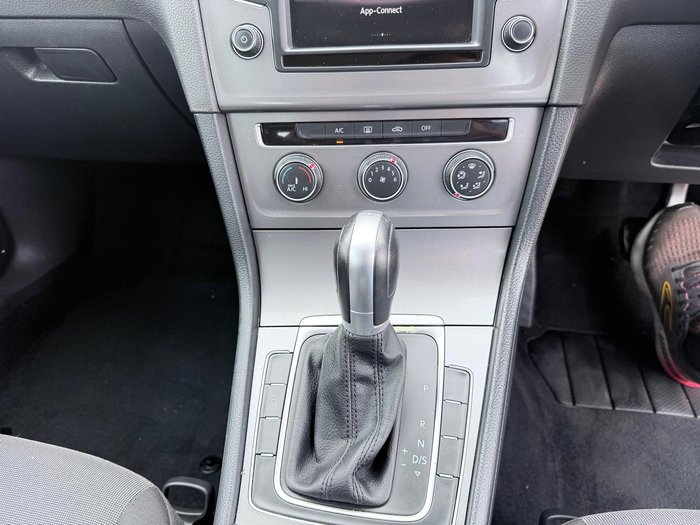 2016 Volkswagen Golf 92TSI Trendline 7 MY17 Pure White