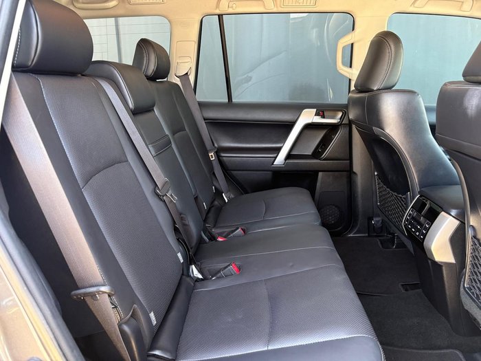 2023 Toyota Landcruiser Prado VX