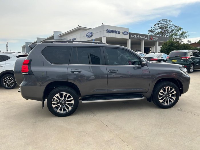 2023 Toyota Landcruiser Prado VX