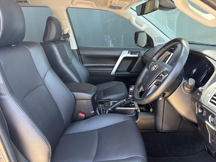 2023 Toyota Landcruiser Prado VX