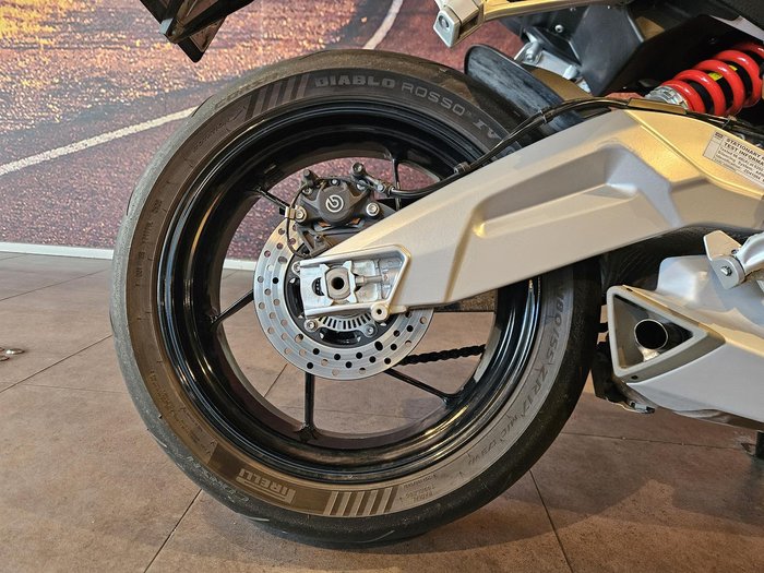 2022 Aprilia RS 660 RS Red