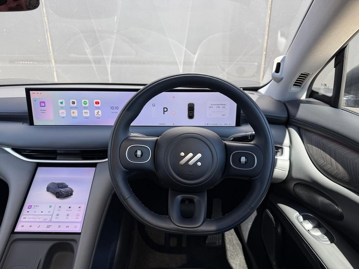 2025 MG IM6 Platinum