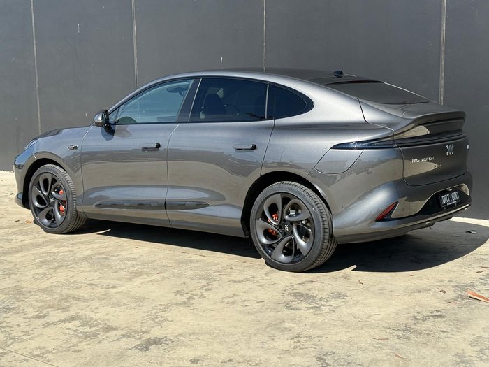 2025 MG IM6 Platinum